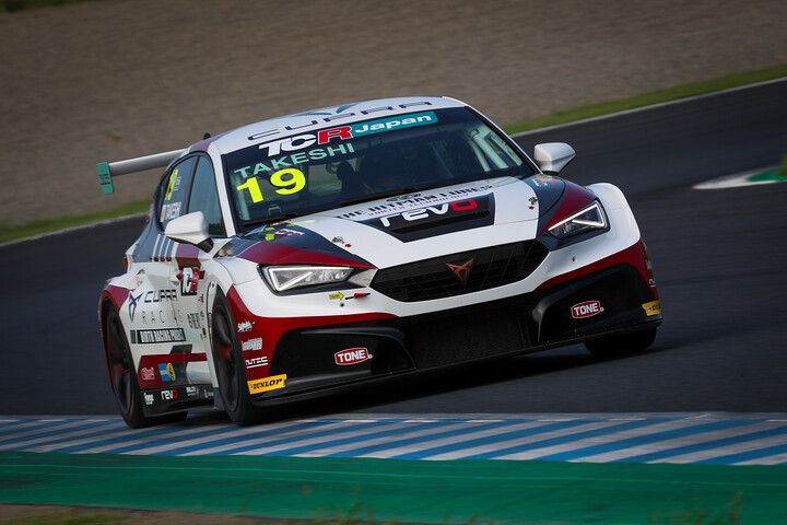 ポールポジションは末廣武士（バースレーシングプロジェクト【BRP】）