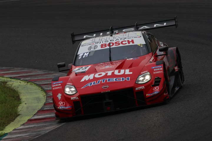 GT500クラス決勝2位はMOTUL AUTECH Z（松田次生／ロニー・クインタレッリ）