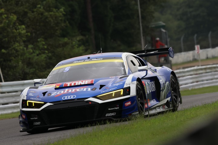 GT300クラス決勝3位はDOBOT Audi R8 LMS（片山義章／ロベルト・メルヒ・ムンタン）