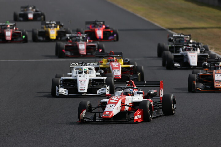 25周の決勝がスタートした