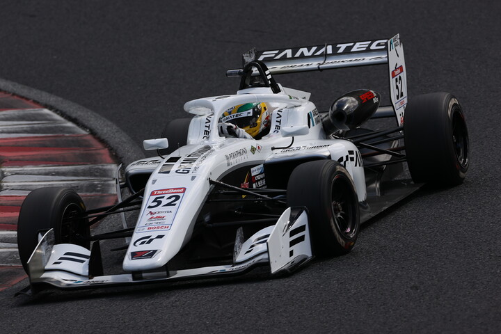 第13戦予選2位、第14戦ポールポジションのイゴール・オオムラ・フラガ（FANATEC-GRAN TURISMO with B-MAX）