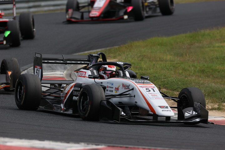 決勝3位はデビッド・ビダーレス（B-MAX RACING 320）