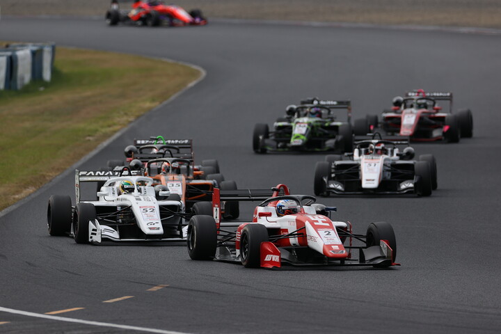 18周の決勝がスタートした