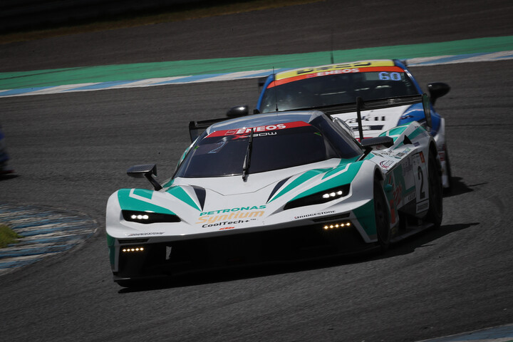 ST-1クラス優勝はシンティアムアップルKTM（井田太陽／加藤寛規／高橋一穂／吉本大樹）