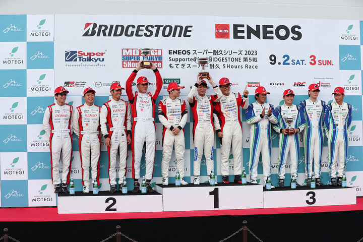 ST-4クラスの表彰式