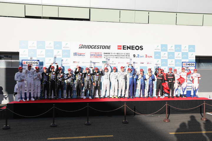 ST-Qクラスの表彰式