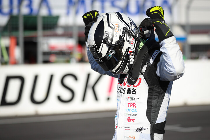 優勝した小高一斗（DENSO LEXUS RC F GT3）