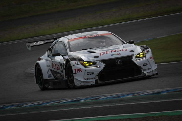 ST-XクラスポールポジションはDENSO LEXUS RC F GT3（永井宏明／小高一斗／嵯峨宏紀）