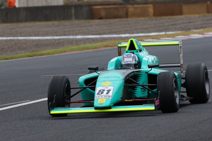 第11戦予選2位、第12戦予選16位の卜部和久（BJ Racing F110）