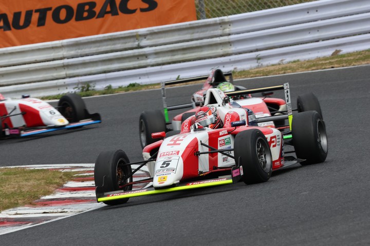 決勝3位は三井優介（HFDP RACING TEAM）