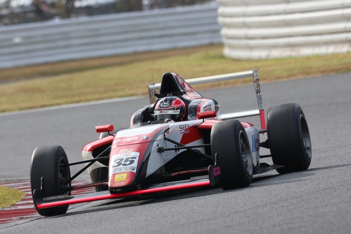 優勝は中村仁（TGR-DC RSトムススピリットF4）