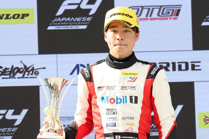 優勝した中村仁（TGR-DC Racing School）