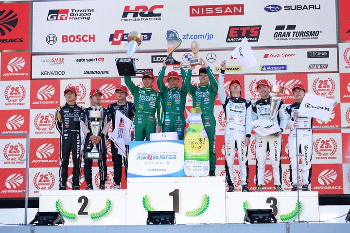 GT300クラスの表彰式