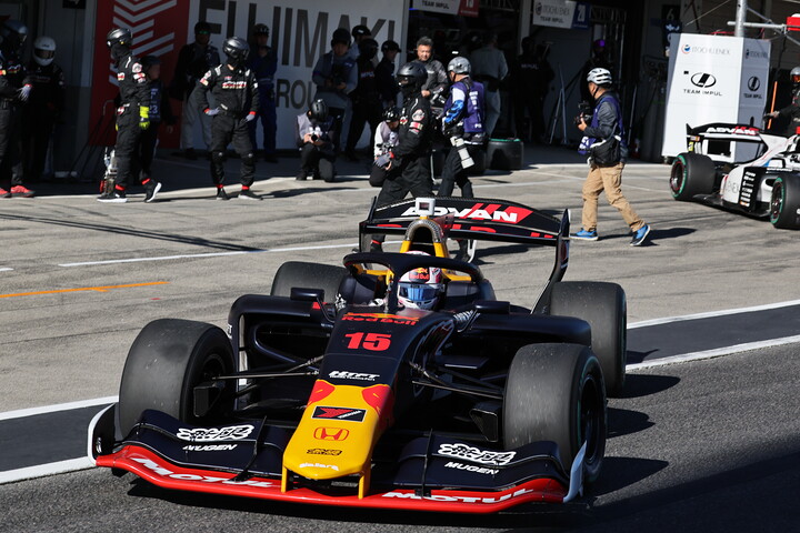 ポールポジションはリアム・ローソン（Red Bull MOTUL MUGEN SF23）