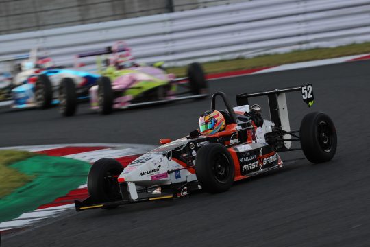 決勝3位は小村明生（Fガレージwith HC GALLERY）