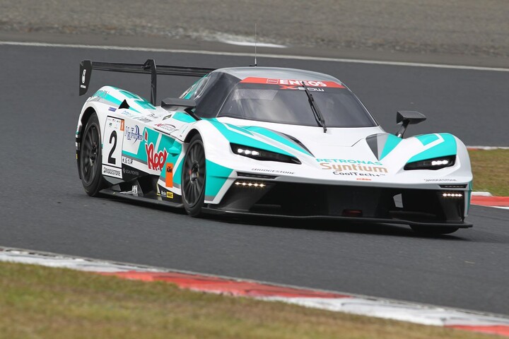 ST-1クラスポールポジションはシンティアムアップルKTM（井田太陽／加藤寛規／高橋一穂／吉本大樹）