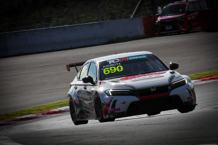 予選2位は久保田英夫（J'S RACING CIVIC TCR FL5）