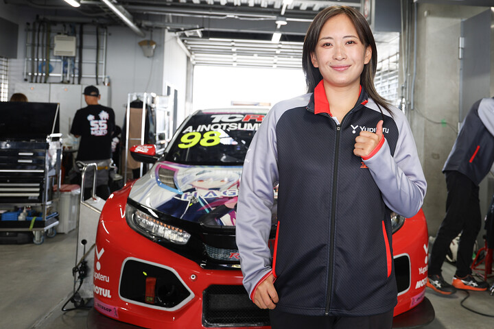 ポールポジションの猪爪杏奈（羽衣6 DOME RACING）