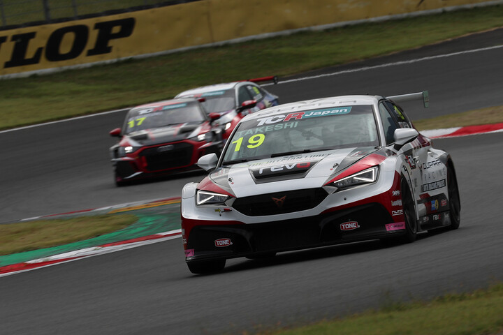 予選3位はTAKESHI SUEHIRO（バースレーシングプロジェクト【BRP】）