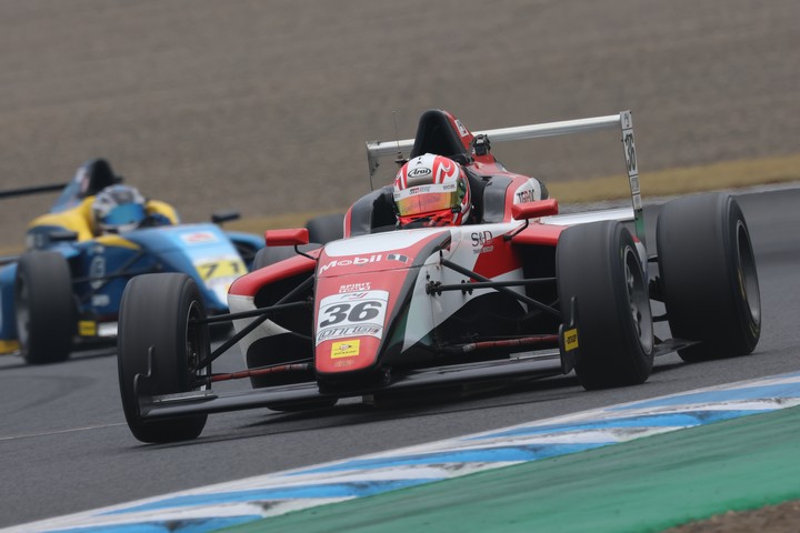 第13戦、第14戦ともポールポジションの小林利徠斗（TGR-DC RSトムススピリットF4）