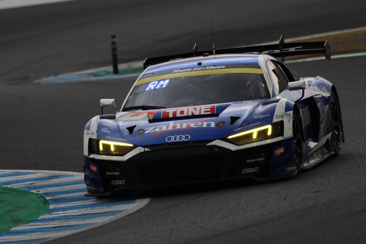 GT300クラス決勝3位はDOBOT Audi R8 LMS（片山義章／ロベルト・メルヒ・ムンタン）