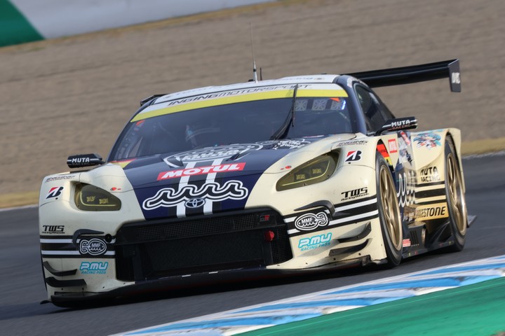 GT300クラスポールポジションはmuta Racing GR86 GT（堤優威／平良響）