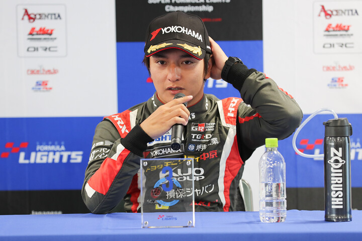 決勝記者会見：3位の平良響（TOM'S）