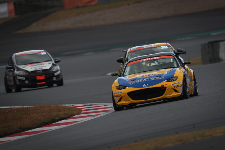 ST-5クラス優勝はOHLINS Roadster NATS（金井亮忠／山野哲也／野島俊哉）