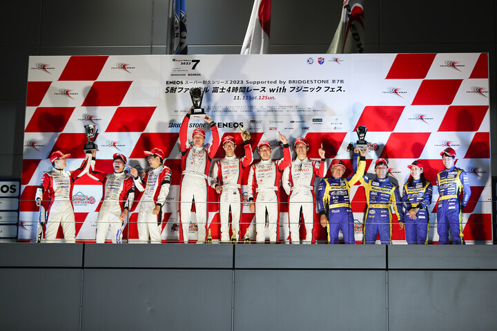 ST-4クラスの表彰式