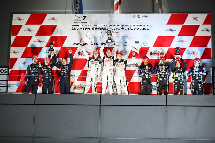 ST-Xクラスの表彰式