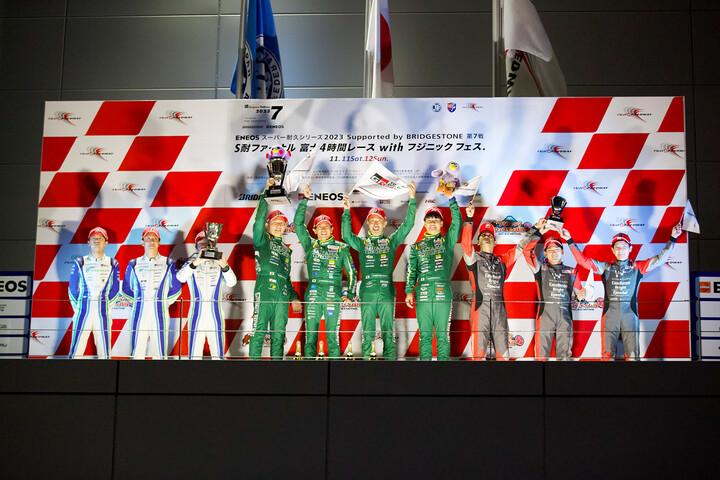 ST-Zクラスの表彰式