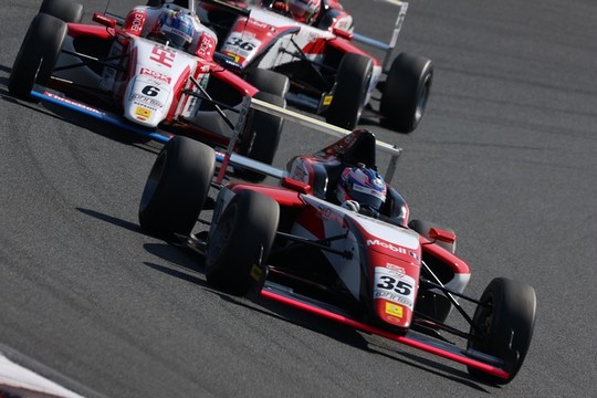 優勝は中村仁（TGR-DC RSトムススピリットF4）