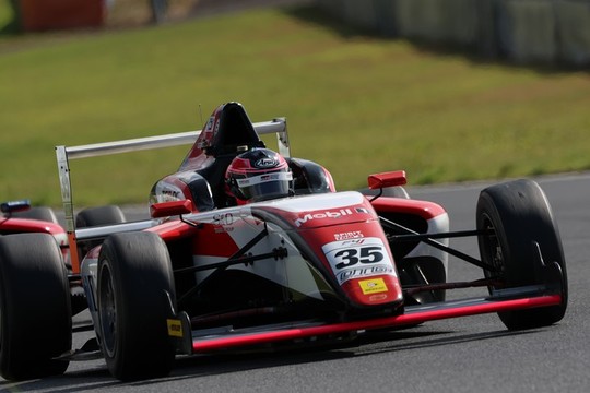 決勝2位は中村仁（TGR-DC RSトムススピリットF4）