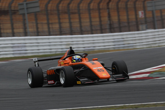 マスタークラス優勝は辻子 依旦(PONOS RACING) マスタークラス優勝は辻子 依旦(PONOS RACING)