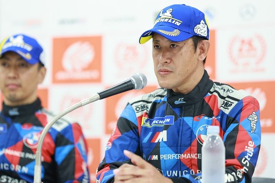 GT300クラスで優勝した荒聖治（BMW Team Studie × CSL）