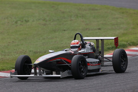 ポールポジションは田中風輝（24SYSTEMタイヤサービス M2 KK-SII）