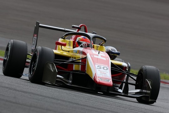 予選2位は木村偉織(HFDP WITH B-MAX RACING) 予選2位は木村偉織(HFDP WITH B-MAX RACING)