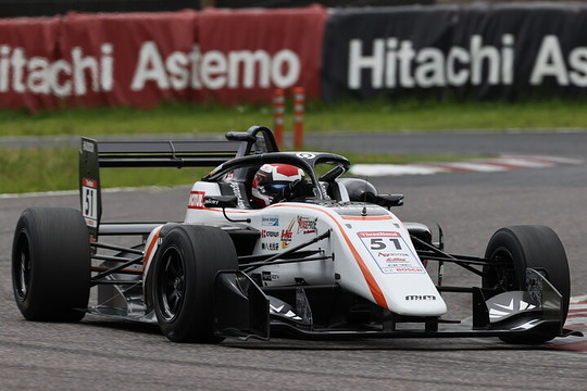 予選6位はデビッド・ビダーレス(B-MAX RACING 320) 予選6位はデビッド・ビダーレス(B-MAX RACING 320)