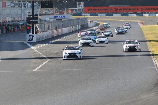 グループ2：3時間の決勝がスタートした