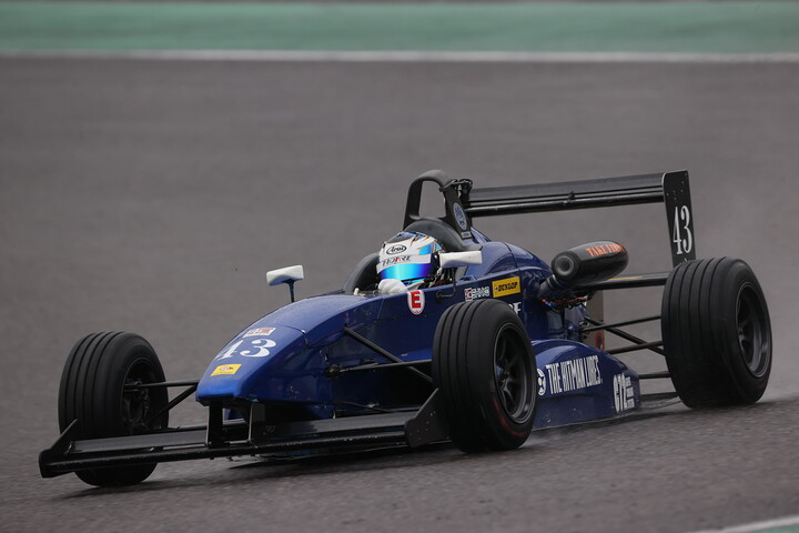 決勝3位は鈴木智之（テイクファースト☆C72制動屋）