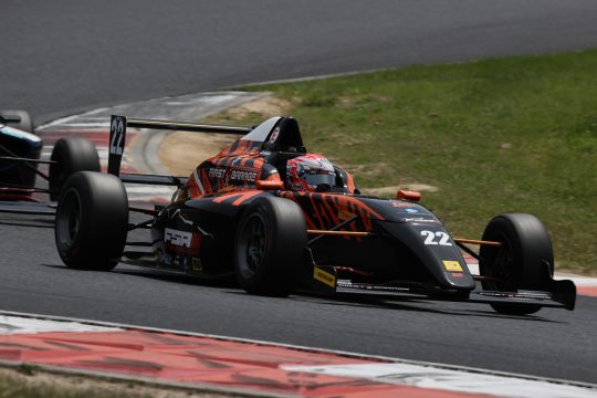 決勝3位は酒井翔太（ファーストガレージF110）