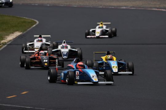 決勝がスタートした