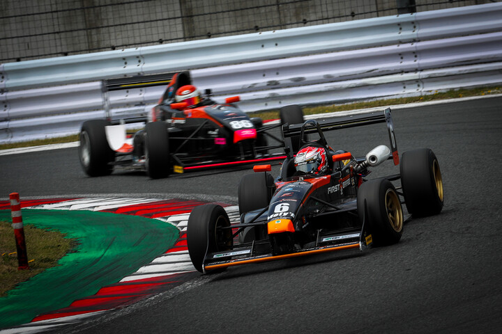 決勝3位は酒井翔太（ファーストガレージFG108）