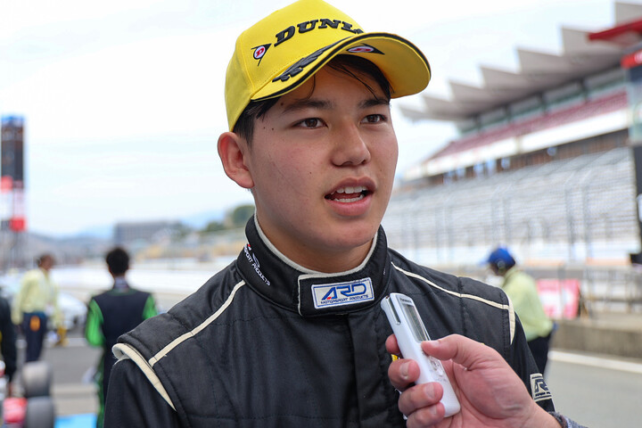 優勝した卜部和久（H・R F108）