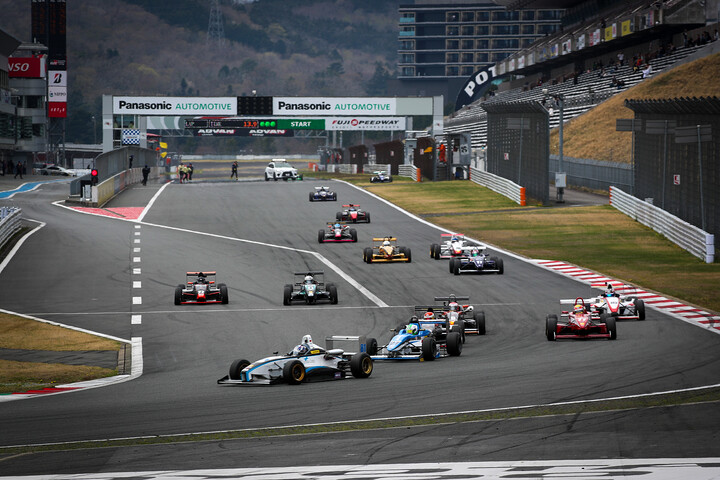 決勝のスタートシーン