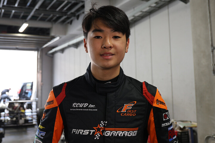 予選3位の酒井翔太（ファーストガレージFG108）