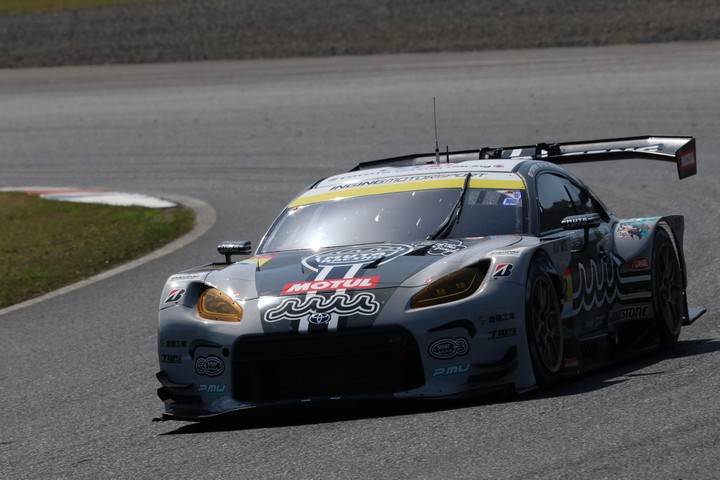 GT300クラス優勝はmuta Racing GR86 GT（堤優威／平良響）