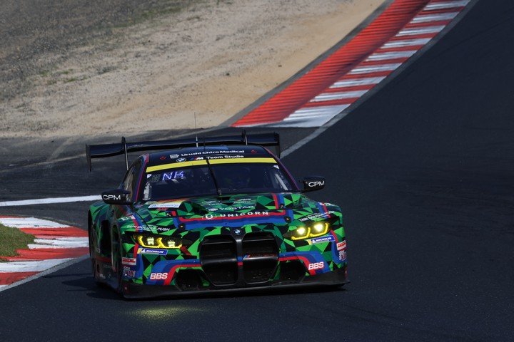 GT300クラス3位はStudie BMW M4（荒聖治／ニコラス・クルッテン）