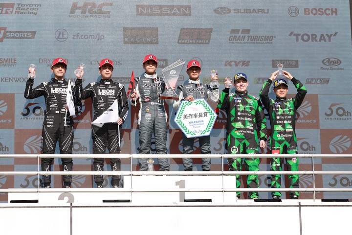 GT300クラスの表彰式