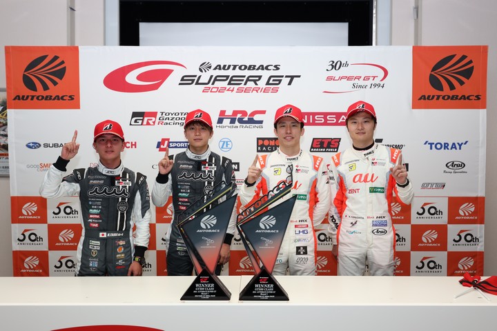 決勝フォトセッション：両クラスのウイナー